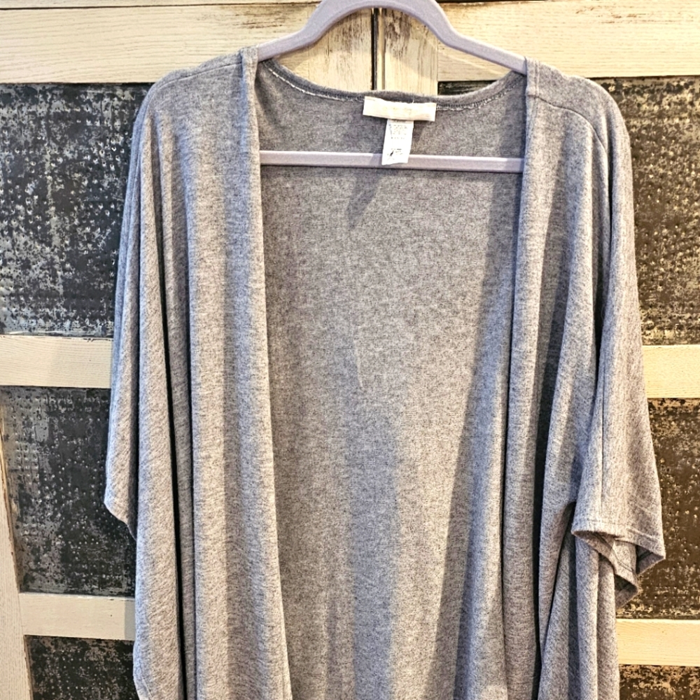 ELDRIDGE NWOT PONCHO STYLE CARDI